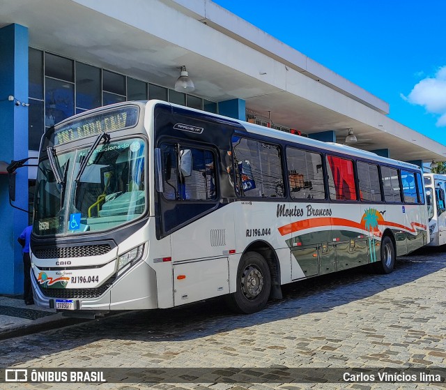 Viação Montes Brancos RJ 196.044 na cidade de Araruama, Rio de Janeiro, Brasil, por Carlos Vinícios lima. Número da foto: #12890854.