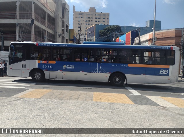 BB Transportes e Turismo 5965 na cidade de Barueri, São Paulo, Brasil, por Rafael Lopes de Oliveira. Número da foto: #12890249.