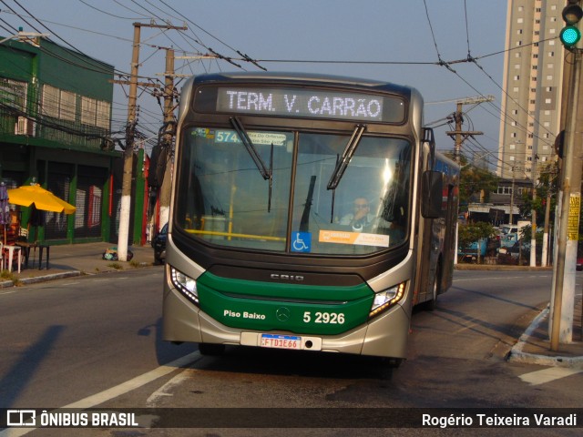 Via Sudeste Transportes S.A. 5 2926 na cidade de São Paulo, São Paulo, Brasil, por Rogério Teixeira Varadi. Número da foto: #12889736.