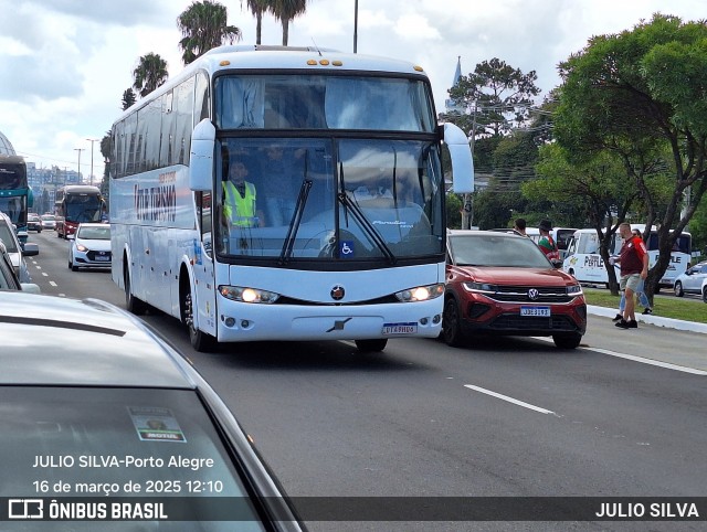 LL Tur Turismo 06 na cidade de Porto Alegre, Rio Grande do Sul, Brasil, por JULIO SILVA. Número da foto: #12889871.