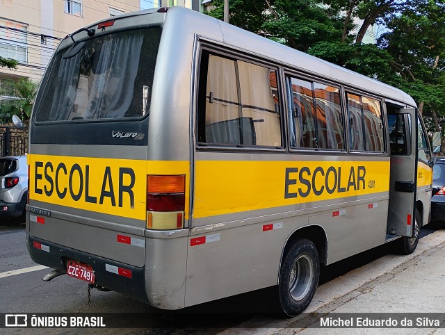 Escolares 42.881 na cidade de São Paulo, São Paulo, Brasil, por Michel Eduardo da Silva. Número da foto: #12889906.
