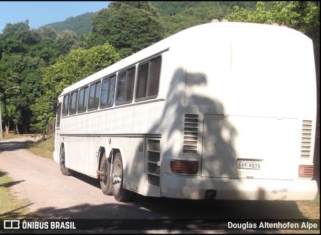 Ônibus Particulares 4875 na cidade de Caxias do Sul, Rio Grande do Sul, Brasil, por Douglas Altenhofen Alpe. Número da foto: #12888577.