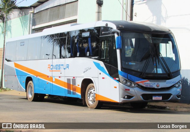 Romestur 25044 na cidade de Araxá, Minas Gerais, Brasil, por Lucas Borges . Número da foto: #12888961.