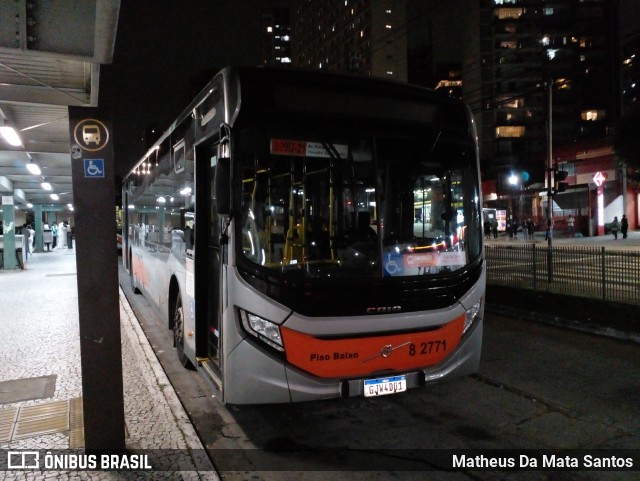 Viação Gato Preto 8 2771 na cidade de São Paulo, São Paulo, Brasil, por Matheus Da Mata Santos. Número da foto: #12890628.