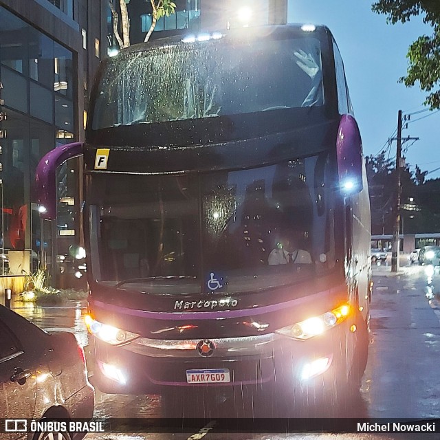 DUTRANSVIP - Du Transportadora Turistica 7800 na cidade de São Paulo, São Paulo, Brasil, por Michel Nowacki. Número da foto: #12893025.