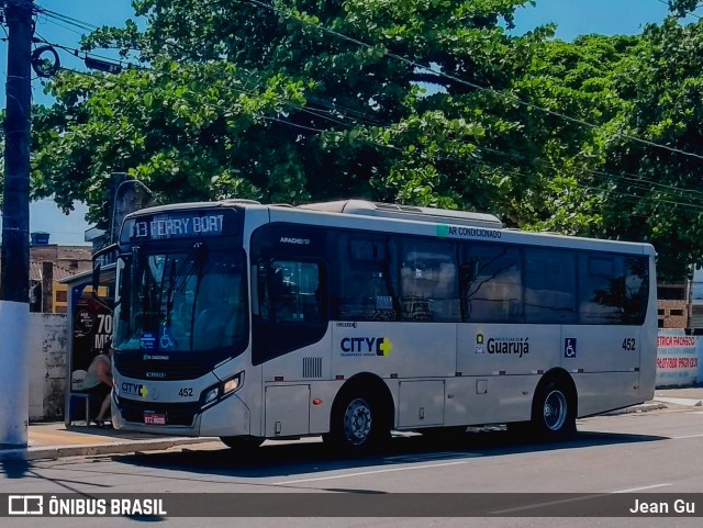 City Transporte Urbano Intermodal - Guarujá 452 na cidade de Guarujá, São Paulo, Brasil, por Jean Gu. Número da foto: #12892567.