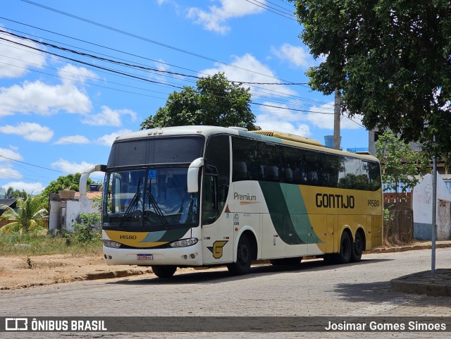 Empresa Gontijo de Transportes 14580 na cidade de Minas Novas, Minas Gerais, Brasil, por Josimar Gomes Simoes. Número da foto: #12891888.