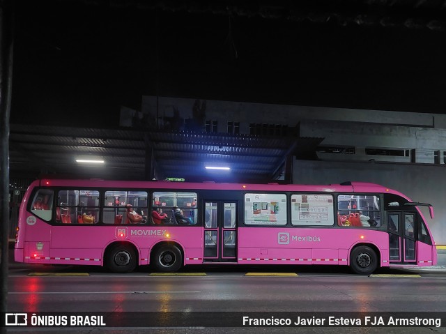Mexibus 56 na cidade de Ecatepec de Morelos, Estado de México, México, por Francisco Javier Esteva FJA Armstrong. Número da foto: #12891421.