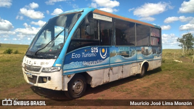Boni's Tur 525 na cidade de Artigas, Uruguai, por Mauricio José Lima Monzón. Número da foto: #12891083.