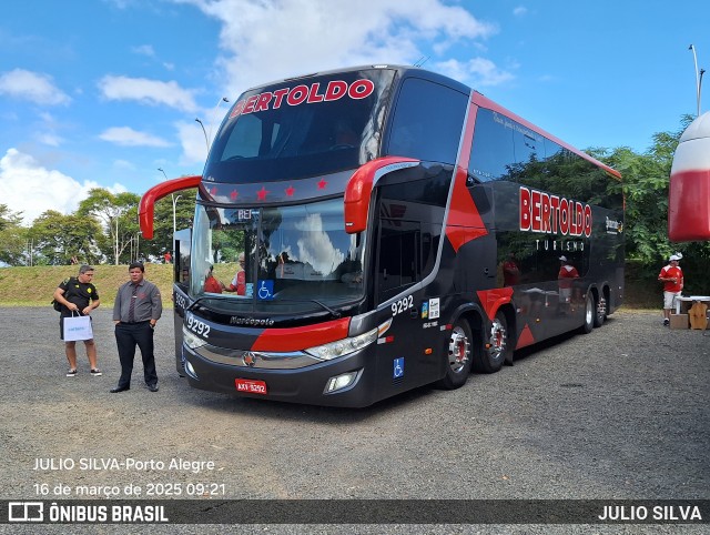 Bertoldo Turismo e Excursões 9292 na cidade de Porto Alegre, Rio Grande do Sul, Brasil, por JULIO SILVA. Número da foto: #12894266.