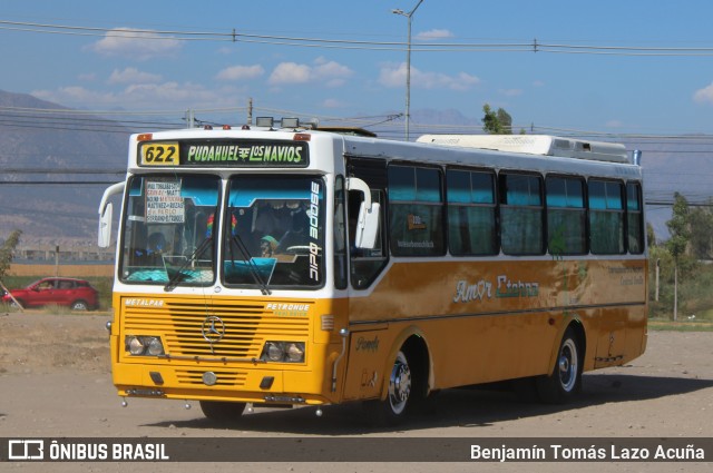 Autobuses sin identificación - Chile AMOR ETERNO na cidade de La Pintana, Santiago, Metropolitana de Santiago, Chile, por Benjamín Tomás Lazo Acuña. Número da foto: #12896025.