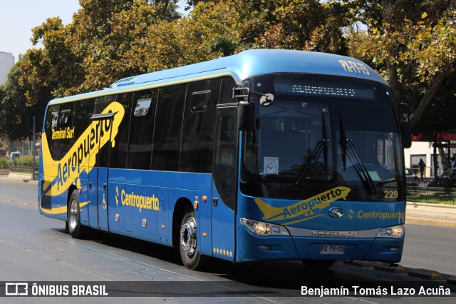 Centropuerto 229 na cidade de Santiago, Santiago, Metropolitana de Santiago, Chile, por Benjamín Tomás Lazo Acuña. Número da foto: #12896194.