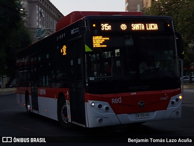 Buses Vule 2119 na cidade de Santiago, Santiago, Metropolitana de Santiago, Chile, por Benjamín Tomás Lazo Acuña. Número da foto: #12895790.