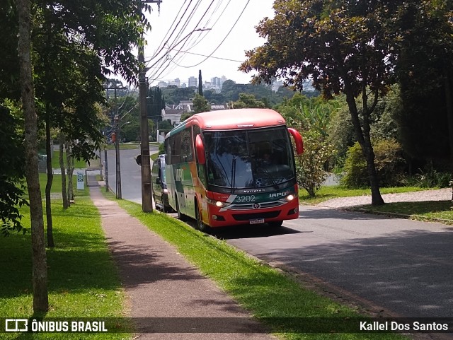 Viação Santana Iapó 3202 na cidade de Curitiba, Paraná, Brasil, por Kallel Dos Santos. Número da foto: #12895915.