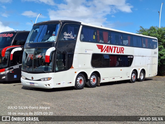 Vantur Turismo 2005 na cidade de Porto Alegre, Rio Grande do Sul, Brasil, por JULIO SILVA. Número da foto: #12894278.