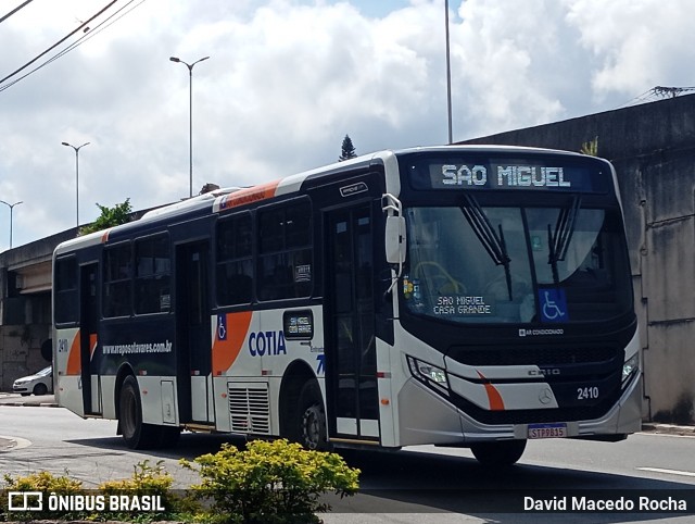 Viação Raposo Tavares Cotia 2410 na cidade de Cotia, São Paulo, Brasil, por David Macedo Rocha. Número da foto: #12851607.