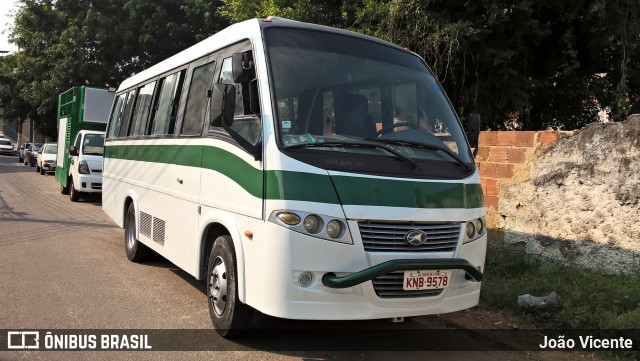 Ônibus Particulares KNB9578 na cidade de Duque de Caxias, Rio de Janeiro, Brasil, por João Vicente. Número da foto: #12851567.