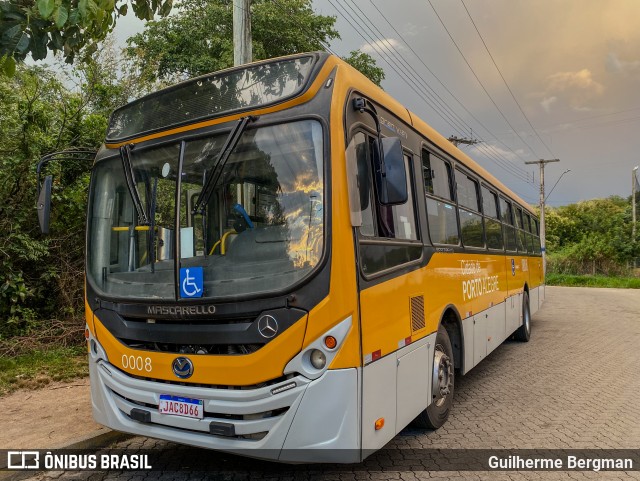 Companhia Carris Porto-Alegrense 0008 na cidade de Porto Alegre, Rio Grande do Sul, Brasil, por Guilherme Bergman. Número da foto: #12852058.
