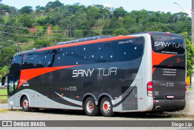 Sany Tour 2125 na cidade de Balneário Camboriú, Santa Catarina, Brasil, por Diego Lip. Número da foto: #12852181.