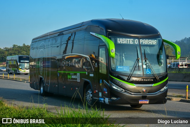 Viação Garcia 82319 na cidade de Araquari, Santa Catarina, Brasil, por Diogo Luciano. Número da foto: #12853624.
