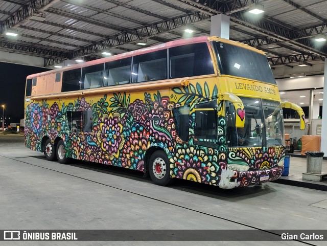 Ônibus Particulares 4000 na cidade de Guarulhos, São Paulo, Brasil, por Gian Carlos. Número da foto: #12853559.
