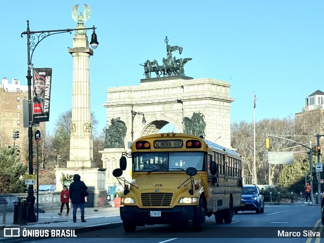 Escolares 218 na cidade de Brooklyn, New York, Estados Unidos, por Marco Silva. Número da foto: #12850937.