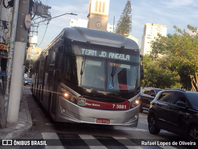 Viação Metrópole Paulista - Zona Sul 7 3881 na cidade de São Paulo, São Paulo, Brasil, por Rafael Lopes de Oliveira. Número da foto: #12851698.