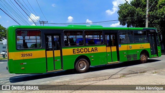 Transportes Capellini 32592 na cidade de Paulínia, São Paulo, Brasil, por Allan Henrique. Número da foto: #12897473.