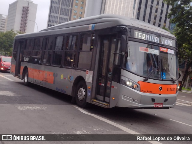Viação Gato Preto 8 2489 na cidade de São Paulo, São Paulo, Brasil, por Rafael Lopes de Oliveira. Número da foto: #12897318.