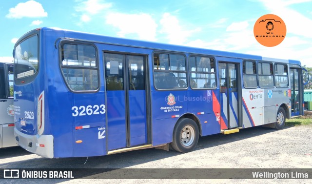 Transportes Capellini 32623 na cidade de Vinhedo, São Paulo, Brasil, por Wellington Lima. Número da foto: #12898517.