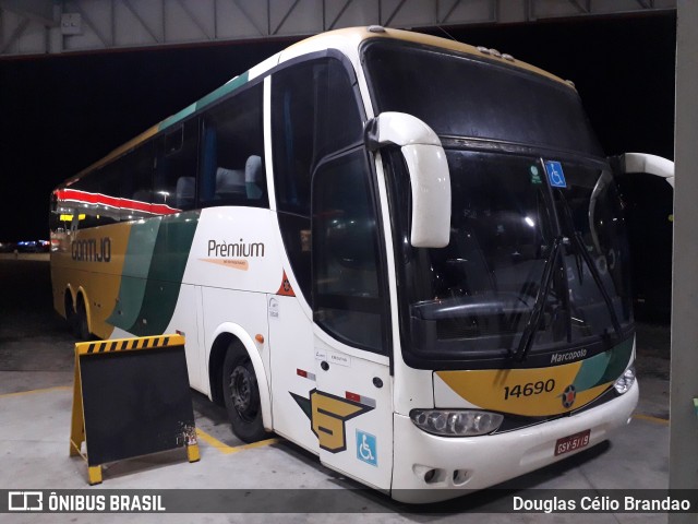 Empresa Gontijo de Transportes 14690 na cidade de Estiva, Minas Gerais, Brasil, por Douglas Célio Brandao. Número da foto: #12897711.