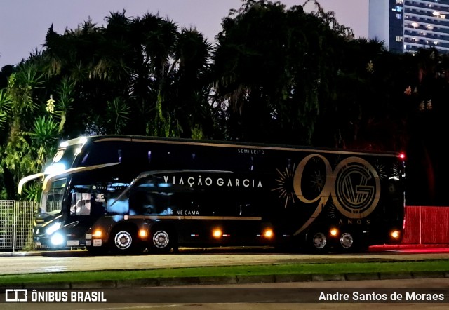 Viação Garcia 96111 na cidade de Curitiba, Paraná, Brasil, por Andre Santos de Moraes. Número da foto: #12898276.