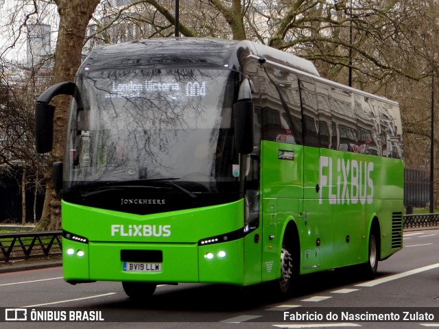 Ridleys Coaches BV19LLW na cidade de London, Greater London, Inglaterra, por Fabricio do Nascimento Zulato. Número da foto: #12899713.