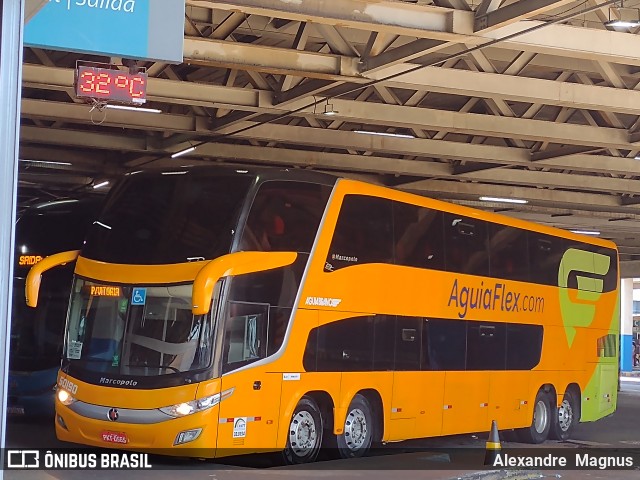 Viação Águia Branca 50190 na cidade de Rio de Janeiro, Rio de Janeiro, Brasil, por Alexandre  Magnus. Número da foto: #12899601.