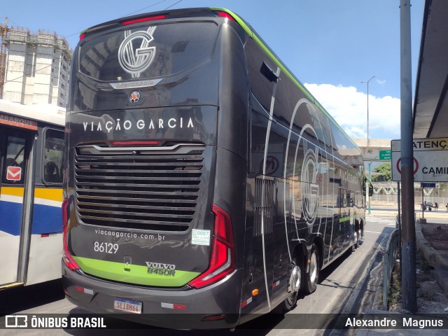Viação Garcia 86129 na cidade de Rio de Janeiro, Rio de Janeiro, Brasil, por Alexandre  Magnus. Número da foto: #12899675.