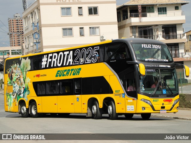Eucatur - Empresa União Cascavel de Transportes e Turismo 6027 na cidade de Balneário Camboriú, Santa Catarina, Brasil, por João Victor. Número da foto: #12902047.