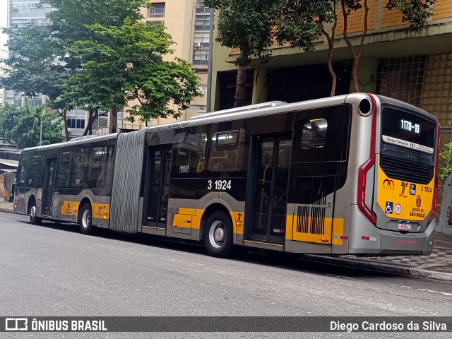Viação Metrópole Paulista - Zona Leste 3 1924 na cidade de São Paulo, São Paulo, Brasil, por Diego Cardoso da Silva. Número da foto: #12900672.