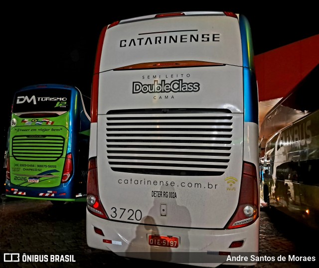 Auto Viação Catarinense 3720 na cidade de Pariquera-Açu, São Paulo, Brasil, por Andre Santos de Moraes. Número da foto: #12900803.