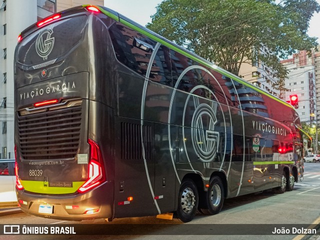 Viação Garcia 88039 na cidade de Curitiba, Paraná, Brasil, por João Dolzan. Número da foto: #12901123.