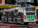 Via Sudeste Transportes S.A. 5 1022 na cidade de São Paulo, São Paulo, Brasil, por Bruno Kozeniauskas. Número da foto: #:id.