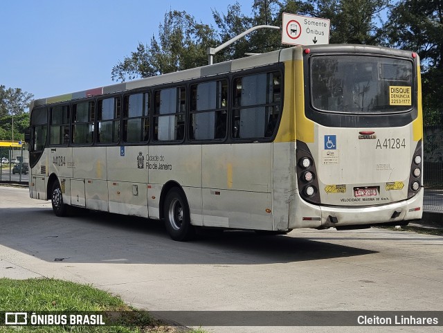 Real Auto Ônibus A41284 na cidade de Rio de Janeiro, Rio de Janeiro, Brasil, por Cleiton Linhares. Número da foto: #12904060.