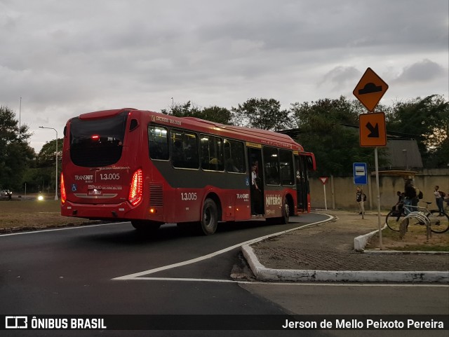 Auto Ônibus Brasília 1.3.005 na cidade de Niterói, Rio de Janeiro, Brasil, por Jerson de Mello Peixoto Pereira. Número da foto: #12905003.