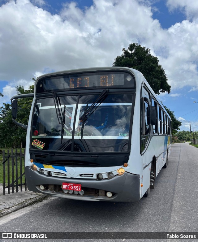 Ônibus Particulares 487 na cidade de Bragança, Pará, Brasil, por Fabio Soares. Número da foto: #12905663.