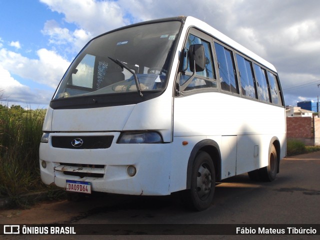 Ônibus Particulares 9D64 na cidade de Três Corações, Minas Gerais, Brasil, por Fábio Mateus Tibúrcio. Número da foto: #12907917.