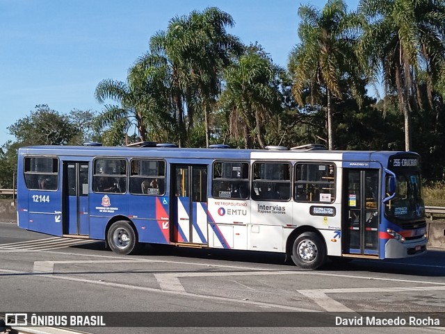 Auto Viação Bragança Metropolitana > Viação Raposo Tavares 12.144 na cidade de Cotia, São Paulo, Brasil, por David Macedo Rocha. Número da foto: #12906582.