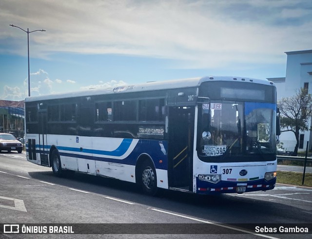Inversiones La Tapachula 307 na cidade de Pozos, Santa Ana, San José, Costa Rica, por Sebas Gamboa. Número da foto: #12907162.