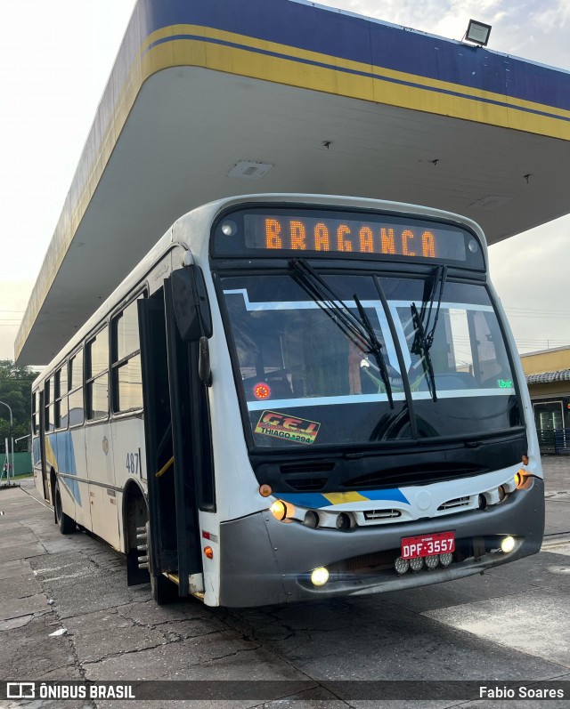 Ônibus Particulares 487 na cidade de Bragança, Pará, Brasil, por Fabio Soares. Número da foto: #12905639.
