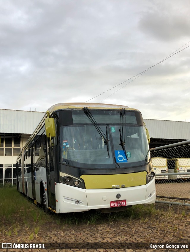 Ônibus Particulares 6839 na cidade de Brasília, Distrito Federal, Brasil, por Kayron Gonçalves. Número da foto: #12905908.