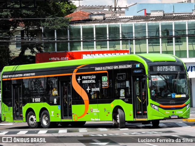 TRANSPPASS - Transporte de Passageiros 8 1088 na cidade de São Paulo, São Paulo, Brasil, por Luciano Ferreira da Silva. Número da foto: #12906230.