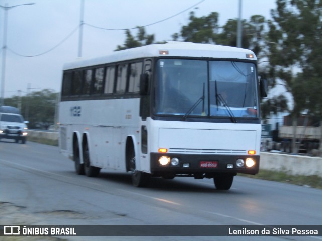 Ônibus Particulares 1132 na cidade de Caruaru, Pernambuco, Brasil, por Lenilson da Silva Pessoa. Número da foto: #12907574.